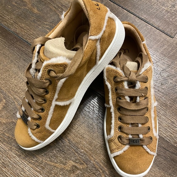 milo spill seam sneaker